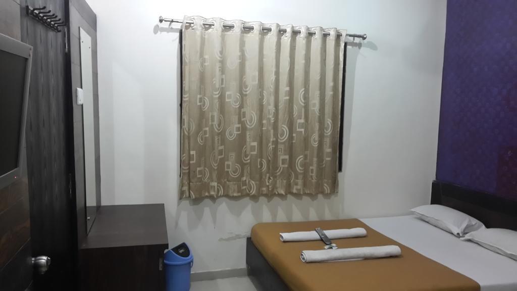 Hotel Sai Galaxy Inn 舍地 外观 照片