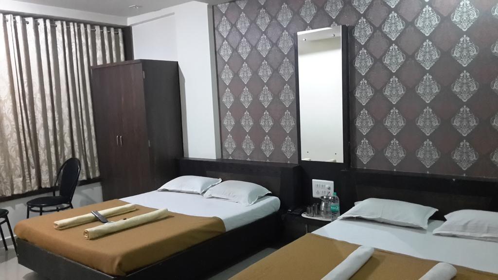 Hotel Sai Galaxy Inn 舍地 外观 照片