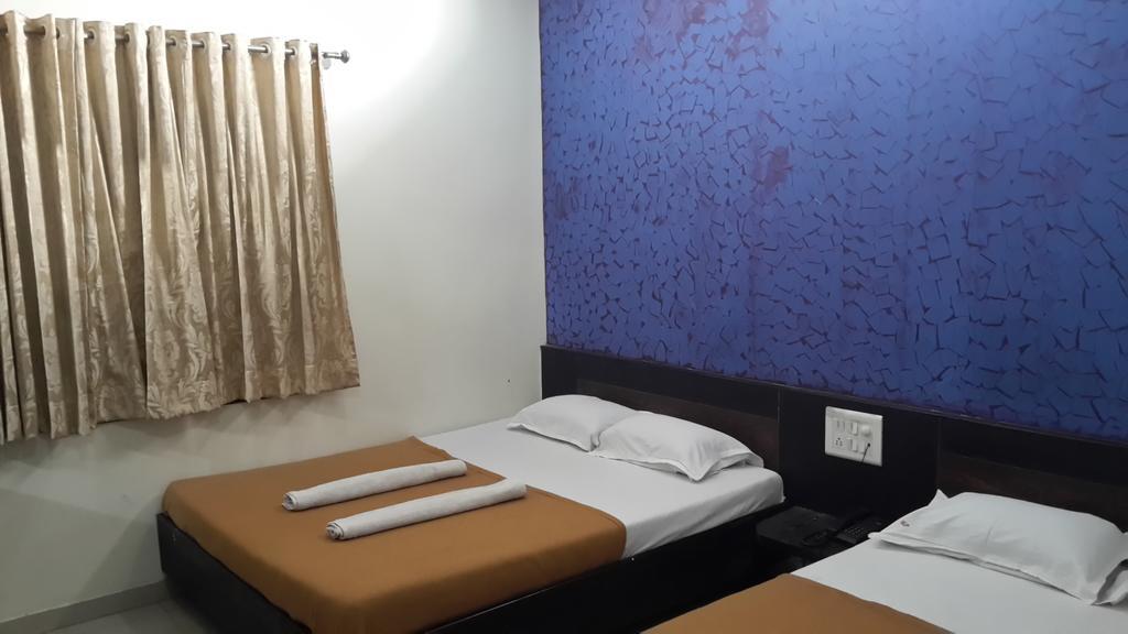 Hotel Sai Galaxy Inn 舍地 外观 照片