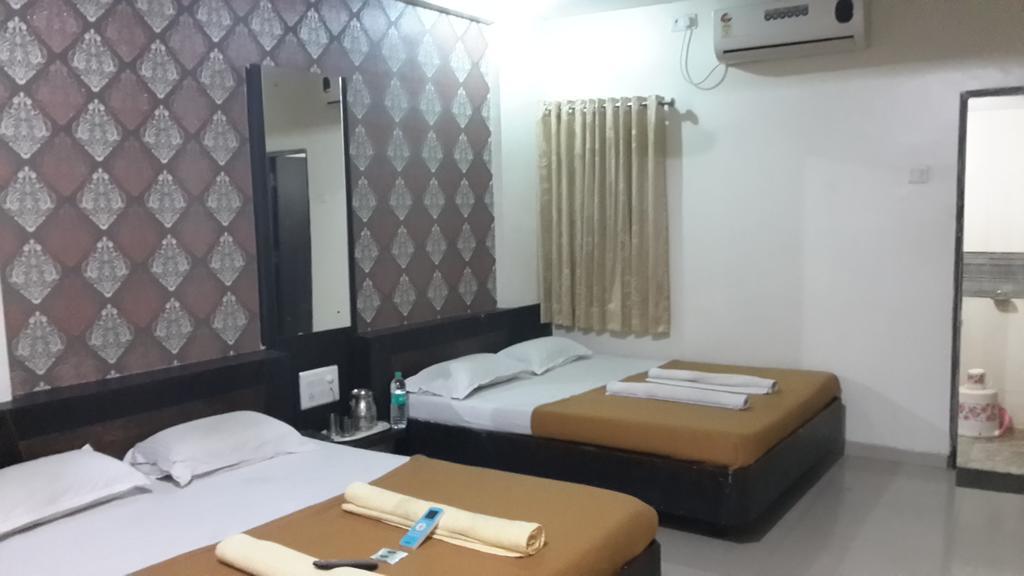 Hotel Sai Galaxy Inn 舍地 外观 照片