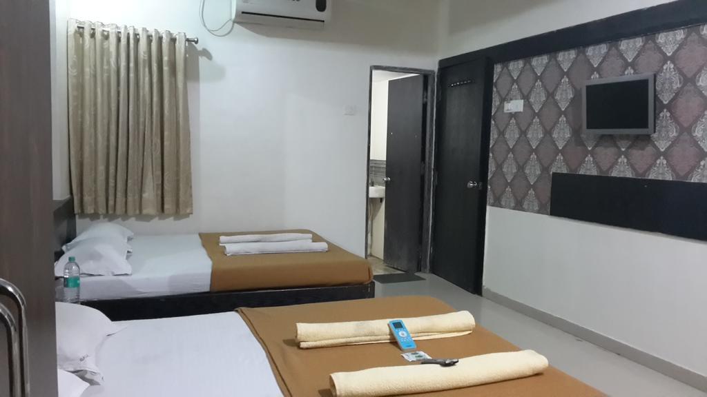 Hotel Sai Galaxy Inn 舍地 外观 照片