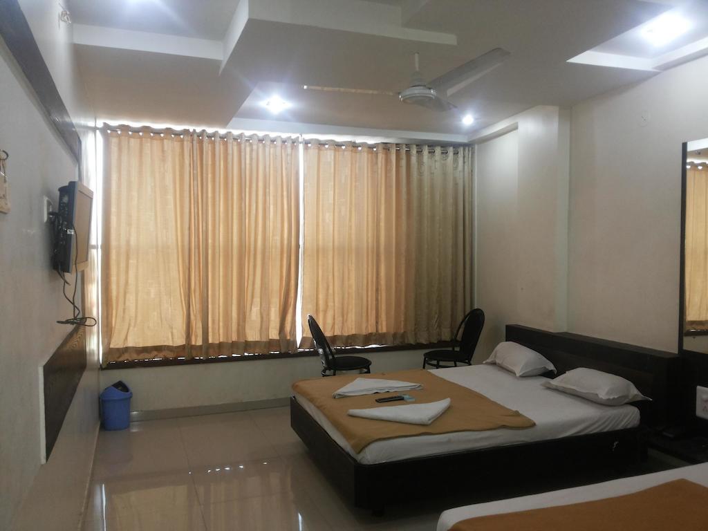 Hotel Sai Galaxy Inn 舍地 外观 照片
