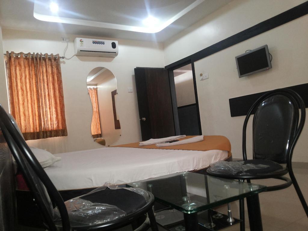 Hotel Sai Galaxy Inn 舍地 客房 照片