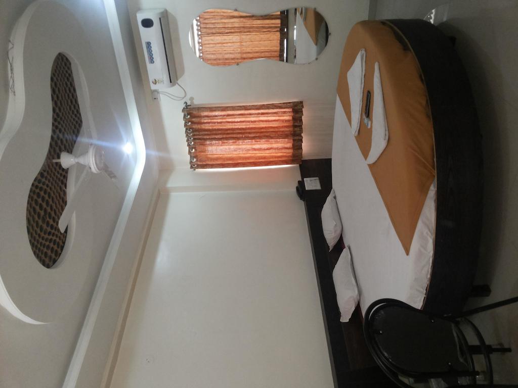 Hotel Sai Galaxy Inn 舍地 外观 照片