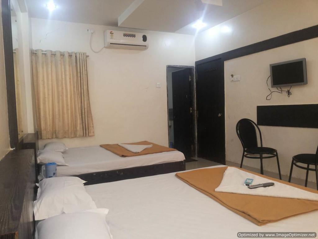 Hotel Sai Galaxy Inn 舍地 客房 照片