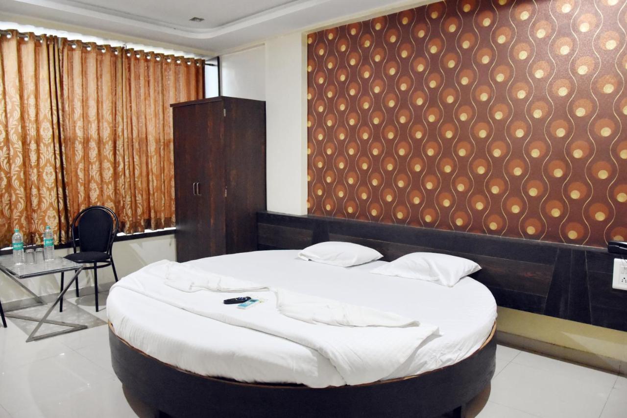 Hotel Sai Galaxy Inn 舍地 外观 照片