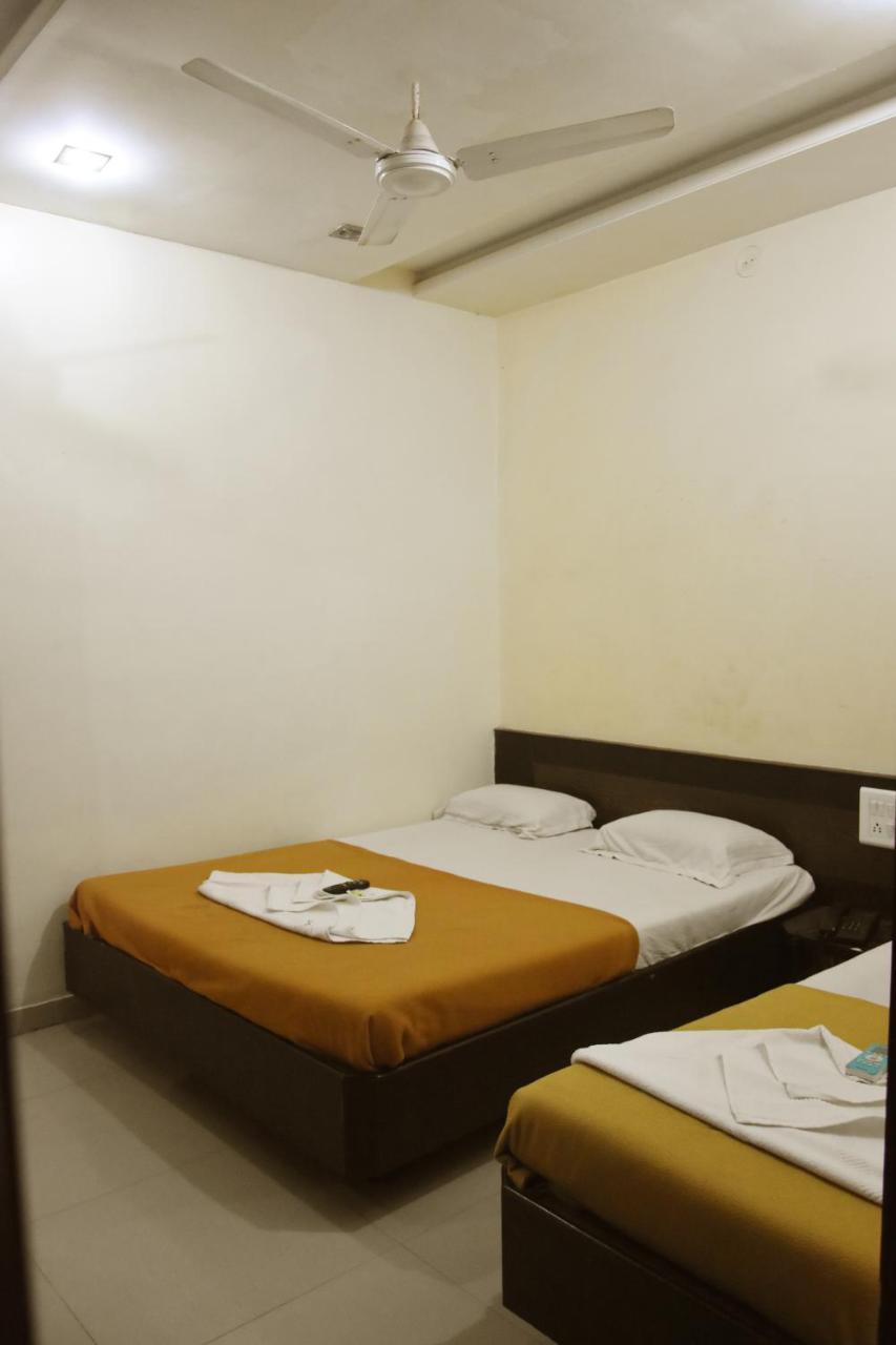 Hotel Sai Galaxy Inn 舍地 外观 照片