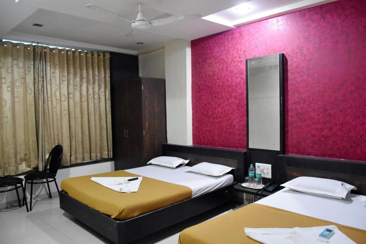 Hotel Sai Galaxy Inn 舍地 外观 照片