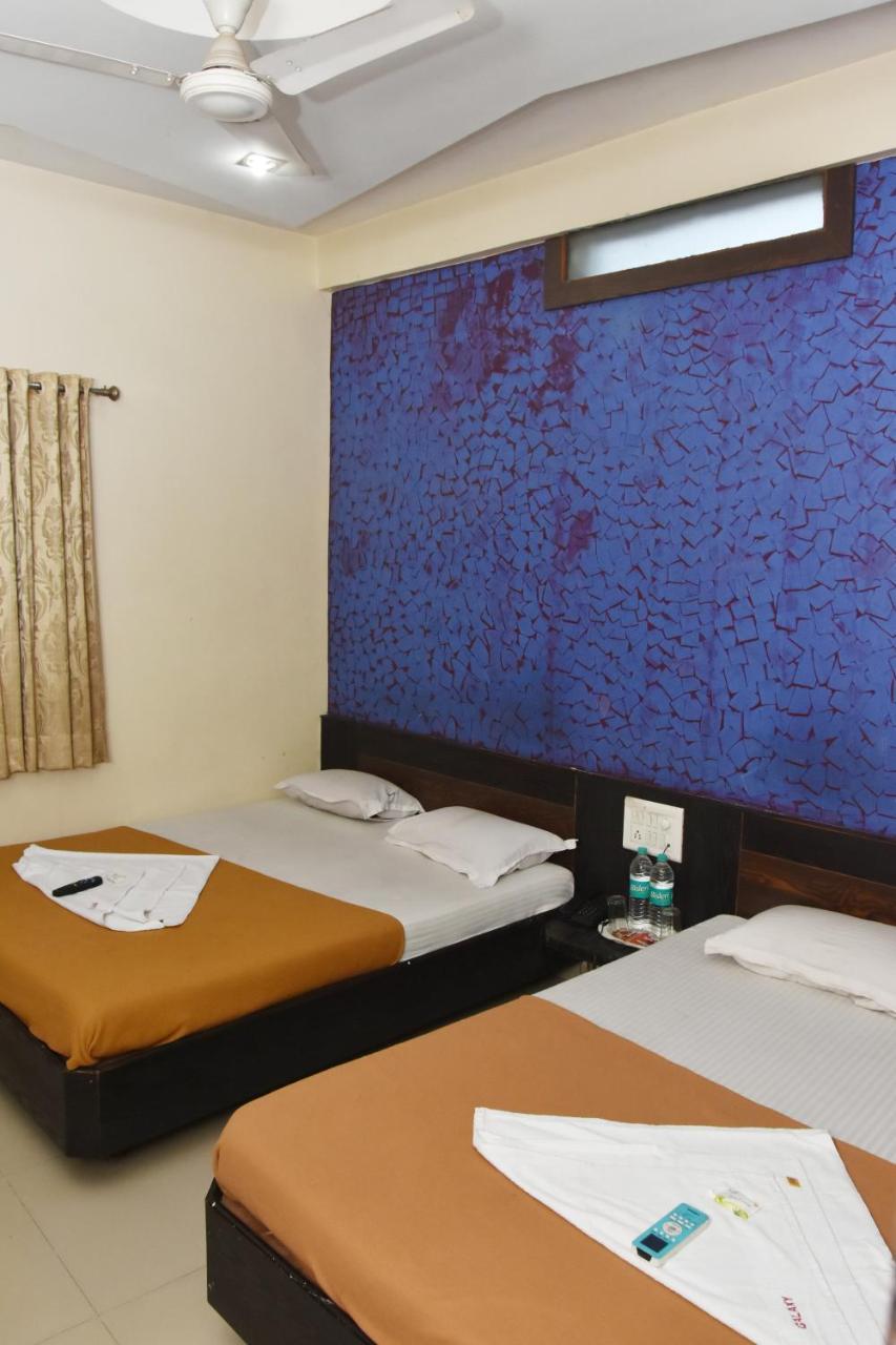 Hotel Sai Galaxy Inn 舍地 外观 照片