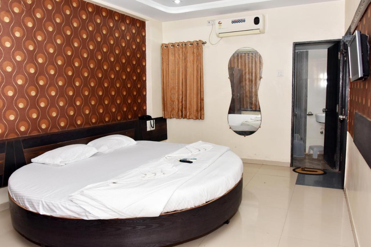 Hotel Sai Galaxy Inn 舍地 外观 照片